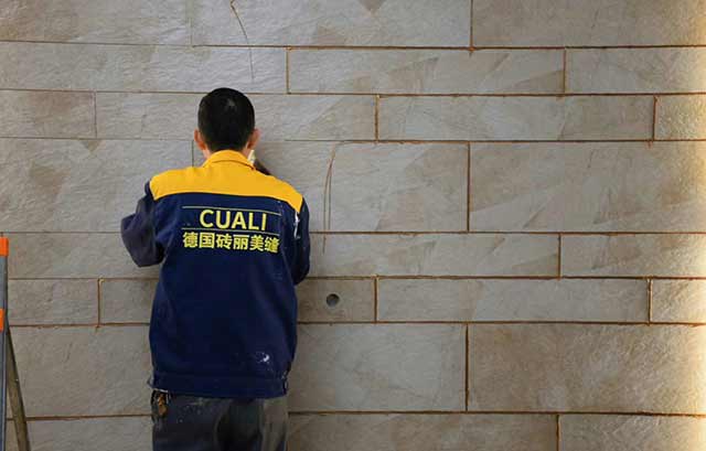 美缝施工是自己做?还是请美缝工人 美缝施工是自己做?还是请美缝工人