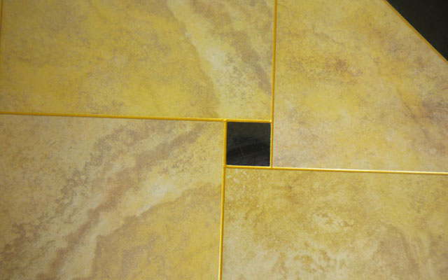 90%的业主选用金色真瓷胶做美缝，木纹砖适用吗