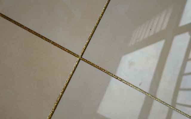 白色偏黄的瓷砖，搭配什么牌子的美缝剂颜色好